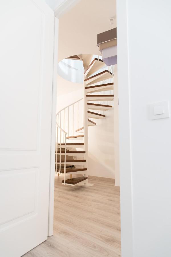 Spiral Stairs Duplex Lejlighed Figueres  Eksteriør billede